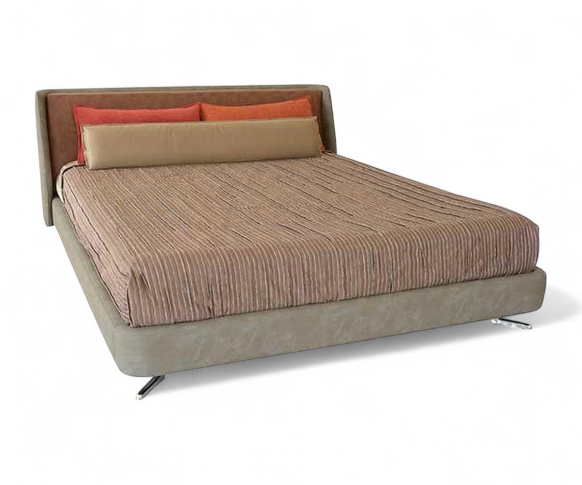 The Winston Bed 4