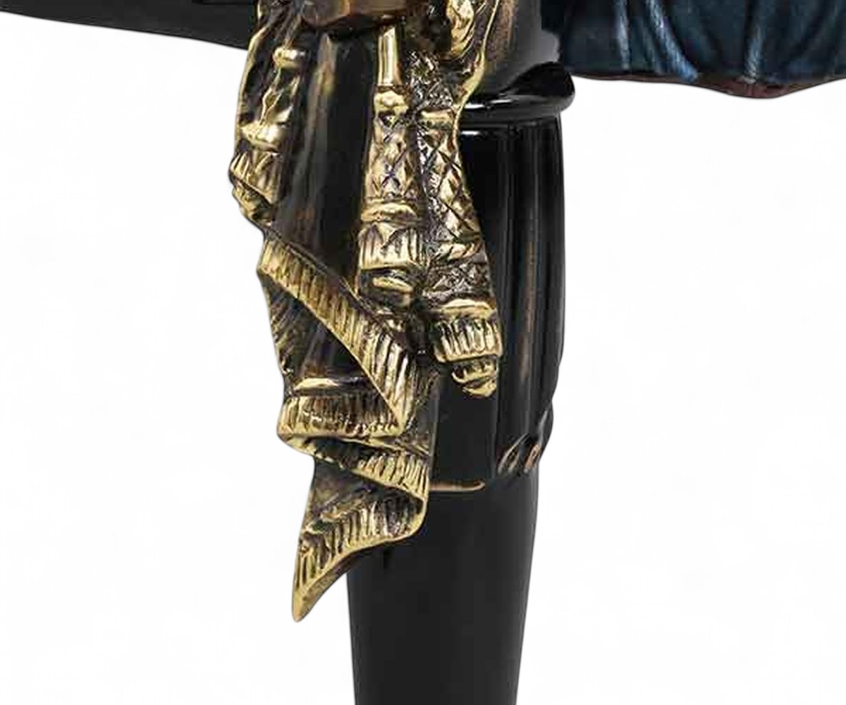 Rocky Star’s Baroque Club Chair 4
