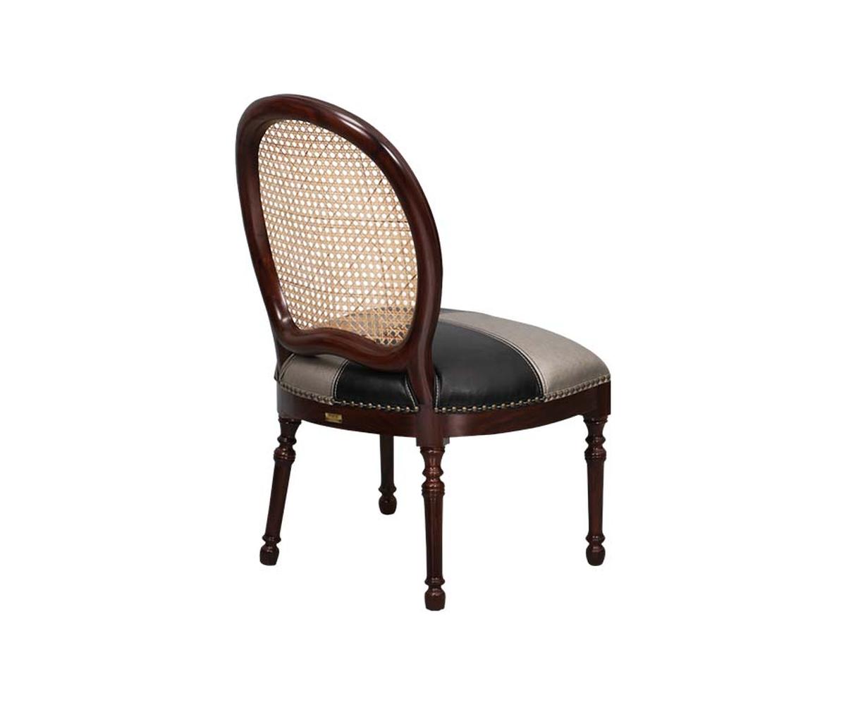 Curve Line Chair 9